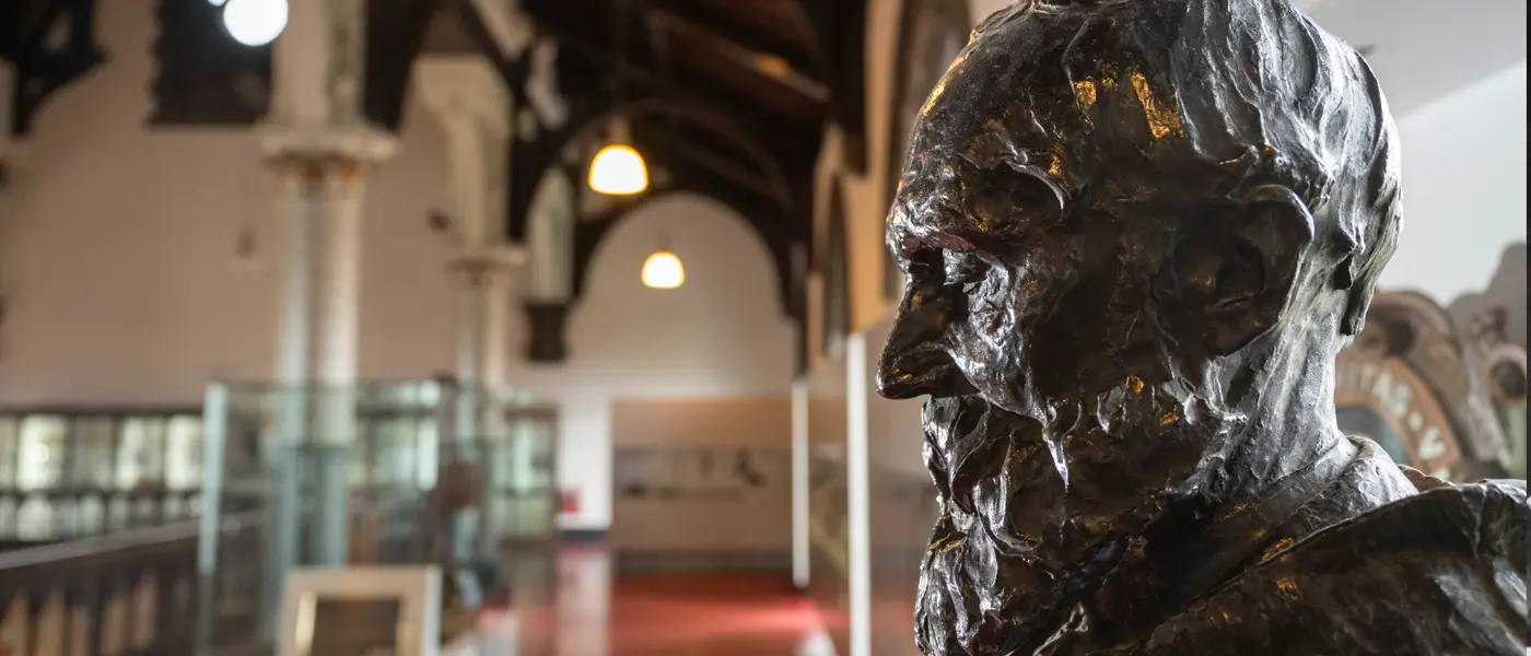 Bust of Lord Kelvin by Archibald McFarlane Shannan in the Hunterian Museum