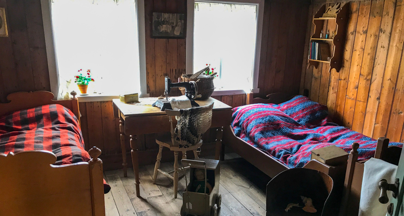 Inside a bedroom at the Arbaer open air museum.